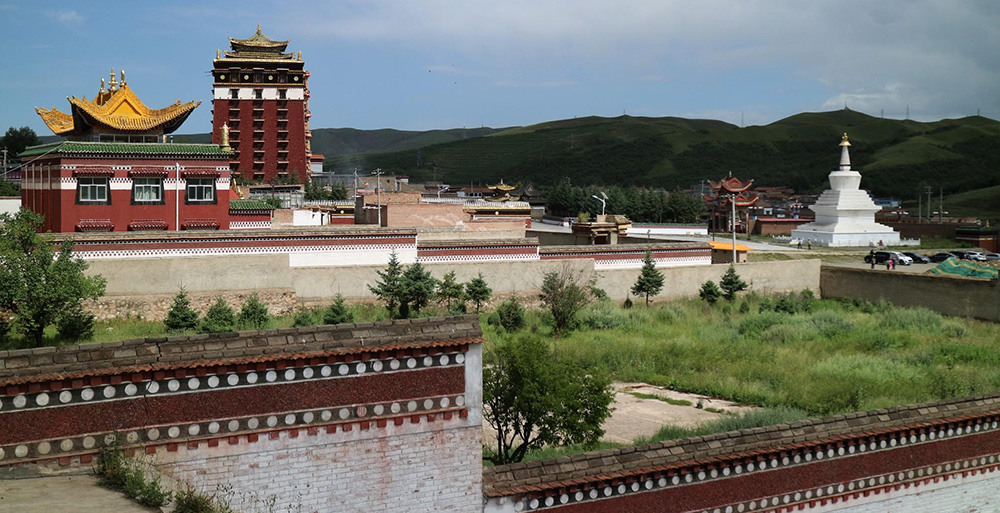 ミラレバ仏閣（米拉日巴仏閣）