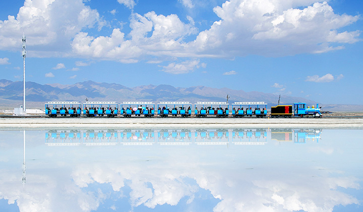 青海　チャカ塩湖（茶卞塩湖）