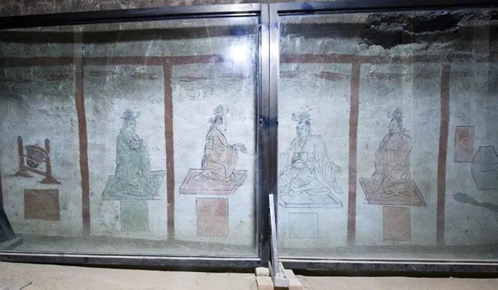 新疆　トルファン アスターナ古墳