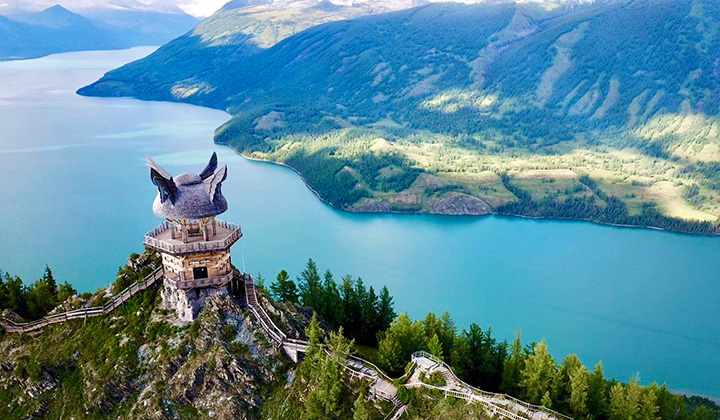 新疆　カナス湖