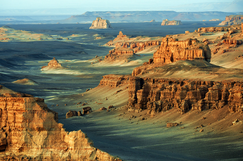 新疆ウルムチ・トルファン・ハミ・敦煌莫高窟５日間観光ツアー