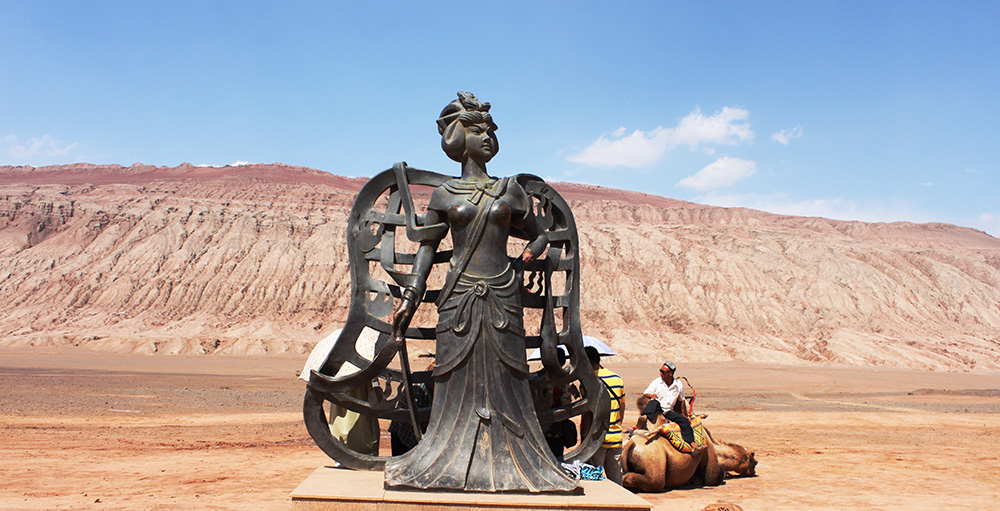 新彊トルファン　火焔山