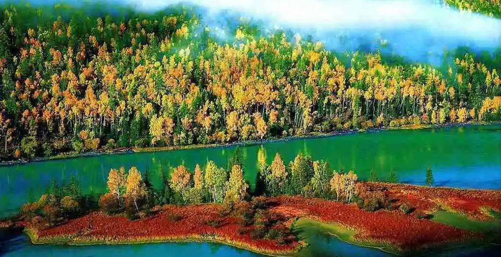 新彊　カナス湖